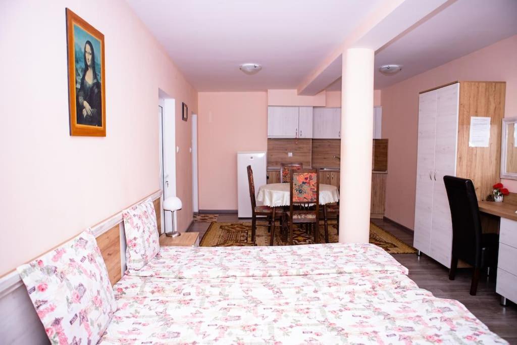 Lucky 2 Hotel Pavel Banea Exterior foto